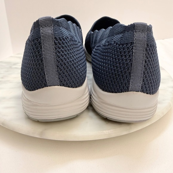 Skechers Classic Fit Air Cooled Memory Foam Slips On Navy 49481 Women Sz 9.5 - Picture 8 of 10